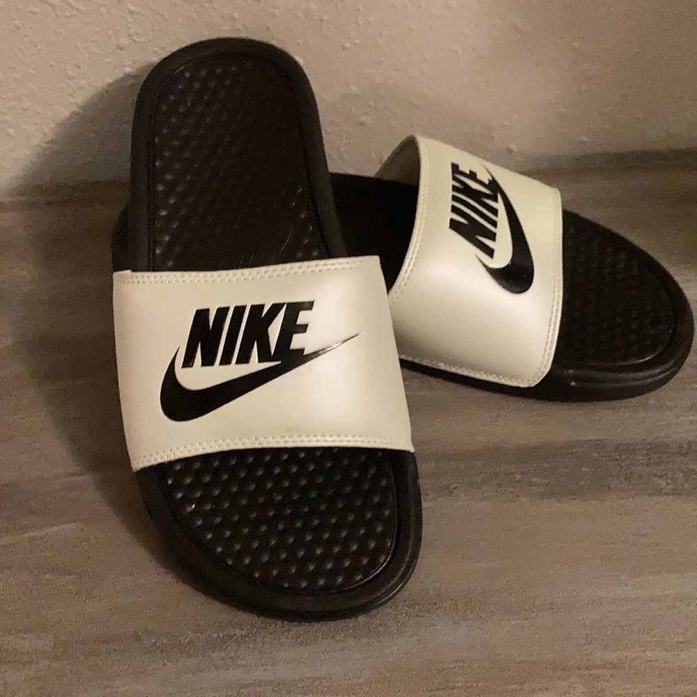 Nike slides